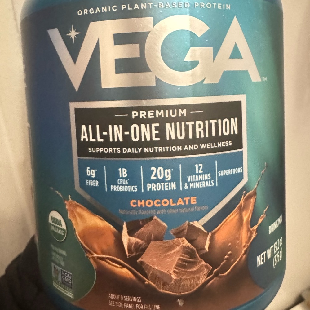 Vega Premium All-In-One Nutrition Chocolate - Picture 3 of 6